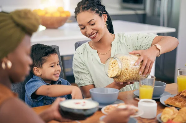 Frühstückszerealien Glück Und Familienessen Gemeinsame Mahlzeiten Oder Gute Zeit Genießen — Stockfoto