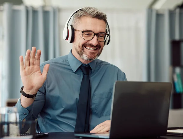 Headphones Laptop Man Wave Video Call Business Smile Online Chat — Stock Photo, Image