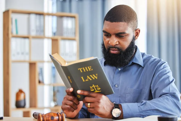 Man Reading Lawyer Book Law Rules Research Legal Constitution Regulation — Stock Photo, Image