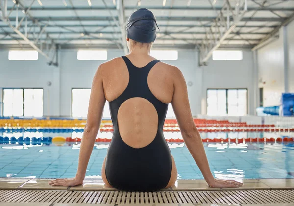 Relax Back View Woman Swimming Pool Training Competition Wellness Fitness — Stock Photo, Image