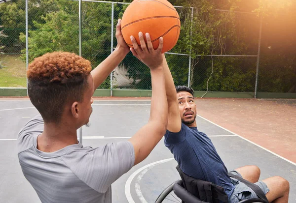 Sport Speler Rolstoel Basketbal Mensen Schieten Verdediging Praktijk Doel Doel — Stockfoto