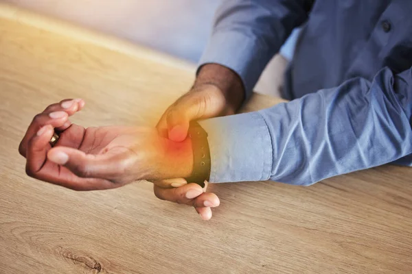 Επιχειρηματίας Πόνος Στον Καρπό Και Ερυθρός Τραυματισμός Από Οστεοπόρωση Ορθοπεδική — Φωτογραφία Αρχείου