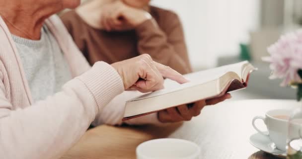 Hands Elderly Woman Bible Study Home Prayer Group Women Listening — Stock Video