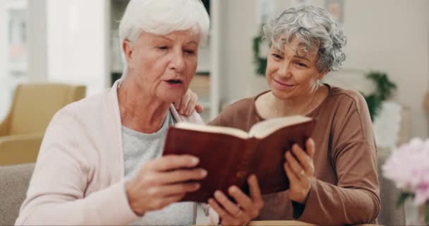 Paz Apoyo Estudio Bíblico Con Ancianas Libros Para Rezar Adorar — Vídeos de Stock