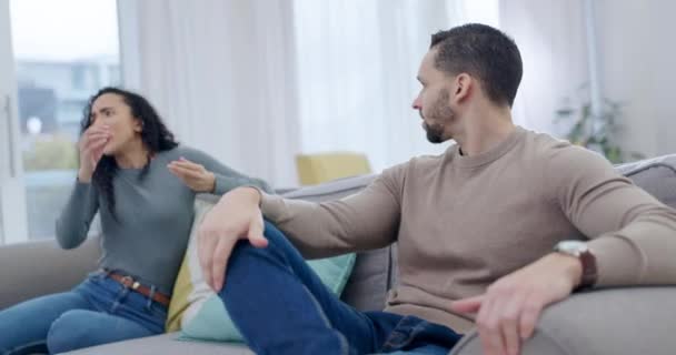 Kämpfende Sprechende Oder Wütende Paare Argumentieren Mit Stress Wegen Eheproblemen — Stockvideo