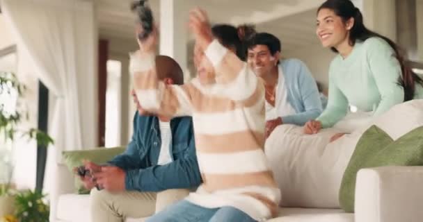 Çocuklar Oyun Oynuyor Aile Evde Esportların Kutlanması Televizyonda Oturma Odasında — Stok video