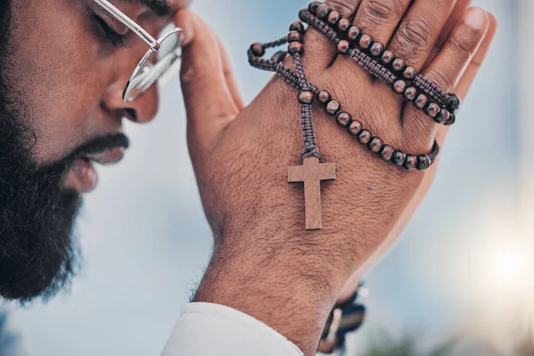 Rosary Man Hands Praying Beads Religion Christian Respect Gratitude Support — Stock Photo, Image