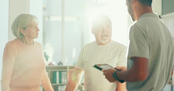 Физиотерапия Таблетки Мужчина Пожилой Парой Консультирования Медицинской Помощи Оздоровления Хиропрактик — стоковое видео