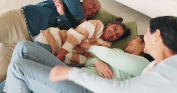 Hogar Familia Cosquillas Sala Estar Con Abuela Amor Cuidado Los — Vídeos de Stock