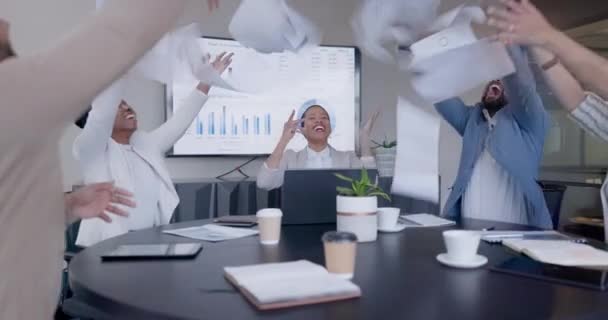 Papírový Slavnostní Kancelářský Tým Dokumenty Vzduchu Motivací Obchodním Jednání Týmová — Stock video