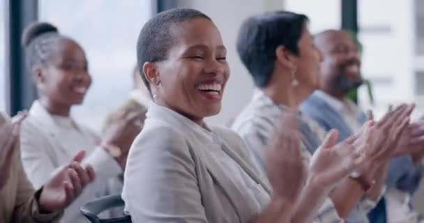 Adamları Konferans Etkinliklerinde Başarı Için Seminerde Atölyede Alkışlayan Mutlu Seyirciler — Stok video