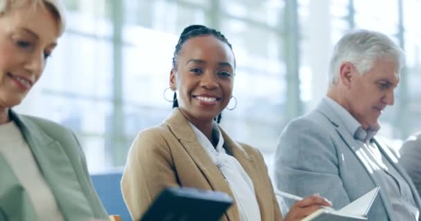 Cara Mulher Negra Recrutamento Empresários Sala Espera Para Entrevista Emprego — Vídeo de Stock