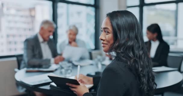 Face Profesyonel Kadın Muhasebe Firmasının Planlama Stratejisi Için Ofiste Buluşuyorlar — Stok video