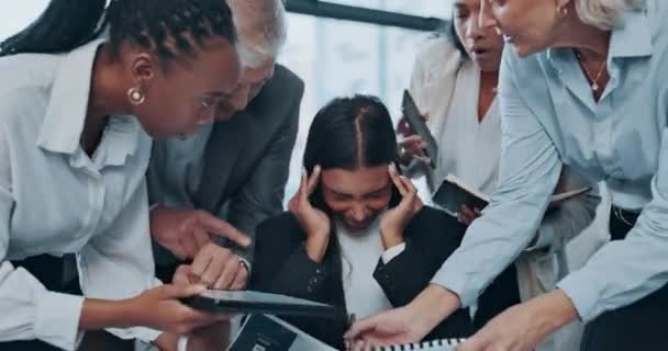 Stress Mal Testa Multitasking Dei Dipendenti Con Uomini Affari Frustrati — Video Stock