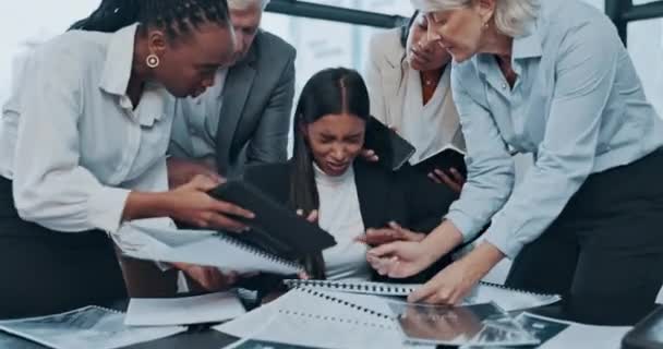 Stress Zakenmensen Medewerkers Gefrustreerd Door Multitasking Druk Overwerkt Door Team — Stockvideo