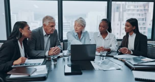 Zakenmensen Meeting Manager Laptop Voor Financiële Beoordeling Online Voorstel Beursstrategie — Stockvideo