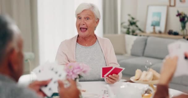 Jogando Cartas Aposentadoria Amigos Seniores Uma Festa Chá Juntos Durante — Vídeo de Stock
