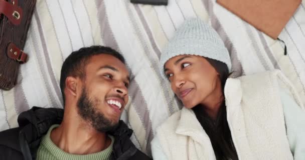 Relax Camping Couple Bond While Sharing Blanket Conversation Chilling Together — Video Stock