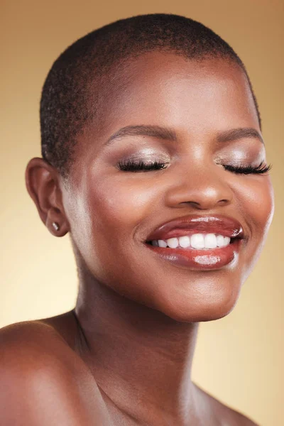 Beauty Makeup Face Black Woman Studio Self Care Skincare Cosmetics — Stock Photo, Image