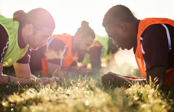 Spor Takım Futbol Takımı Yaz Aylarında Spor Antrenman Temel Egzersiz — Stok fotoğraf