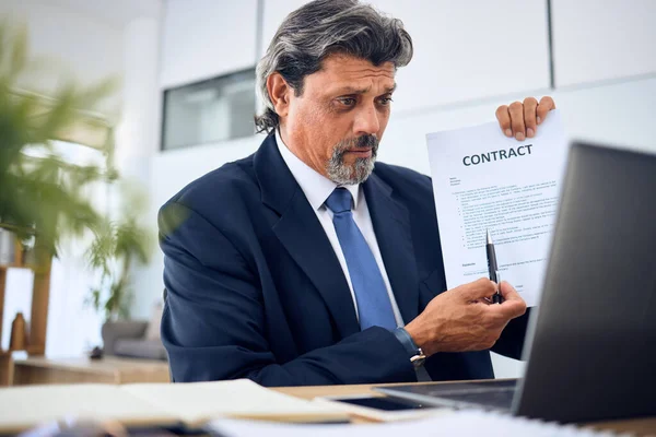 Contract Video Call Businessman Document Office Talking Online Client Discussion — Stock Photo, Image