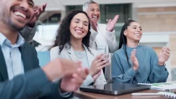 昇進の達成 ボーナス サポート おめでとうを祝う拍手 幸せなビジネスの人々とチーム オフィスの勝者に興奮し グループと従業員が拍手する — ストック動画
