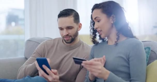 Commerce Telefon Oder Paar Mit Kreditkarte Für Eine Investition Finanzielle — Stockvideo