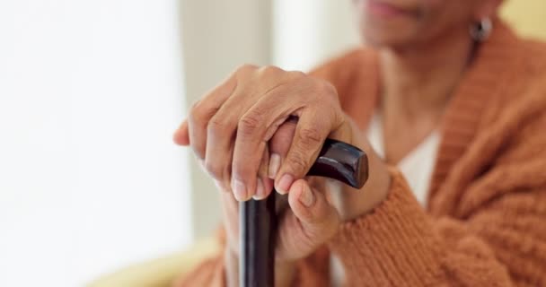 Hände Gehstock Und Senioren Mit Behinderung Demenz Oder Alzheimer Einem — Stockvideo