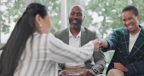 Jobsamtale Menneskelige Ressourcer Forretningsfolk Med Håndtryk Velkommen Tak Eller Tilbud – Stock-video
