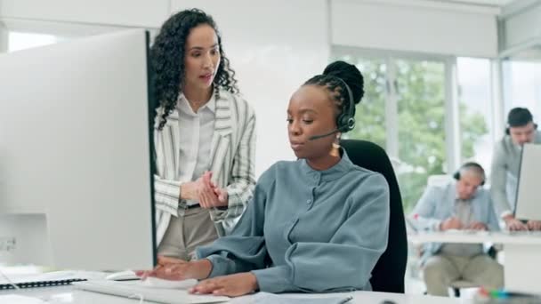 Call Center Coaching Training Women Computer Customer Support Advice Βοηθώντας — Αρχείο Βίντεο
