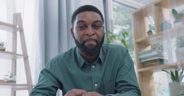 Cara Ola Hombre Negro Videollamada Para Negocios Comunicación Trabajo Remoto — Vídeo de stock