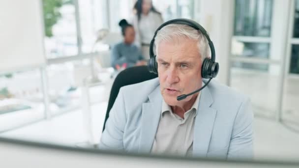 Talking Headset Mand Callcenter Kundeservice Telemarketing Crm Alvorlig Mandlig Konsulent – Stock-video