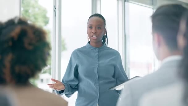 Negocios Coaching Mujer Negra Con Tableta Seminario Lluvia Ideas Formación — Vídeos de Stock