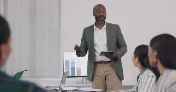 Business Presentatie Black Man Coaching Met Statistieken Groei Ontwikkeling Werkplaats — Stockvideo