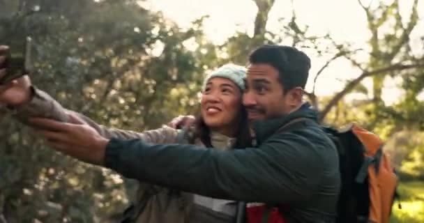 Video Call Happy Hiking Couple Nature Communication Social Media Live — Stok Video