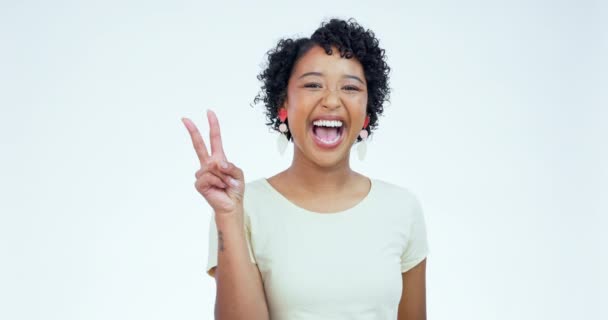 Face Smile Woman Peace Sign Excited Happiness White Studio Background — Stock Video