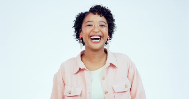 Broma Sonrisa Divertido Con Cara Mujer Estudio Para Comedia Meme — Vídeo de stock