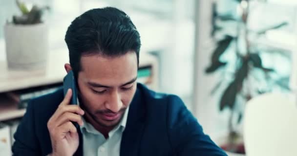 Телефонный Звонок Часы Деловой Человек Офисе Разговор Онлайн Общение Смартфон — стоковое видео