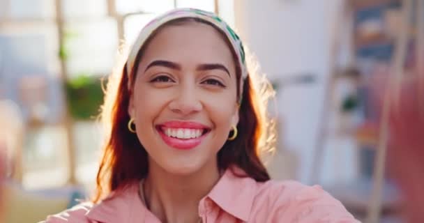 Strona Główna Selfie Kobieta Uśmiechem Twarz Zabawne Humorem Beztroski Rozbłysk — Wideo stockowe