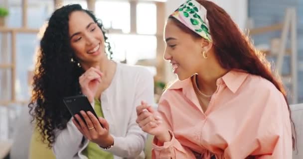 Phone Friends Women Talking Social Media Gossip Conversation Online Internet — Stock Video