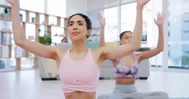 Gebed Yoga Vrouwen Voor Meditatie Oefening Fitnesstraining Zen House Studio — Stockvideo