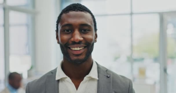 Cara Hombre Corporativo Negro Con Una Sonrisa Confianza Carrera Con — Vídeo de stock