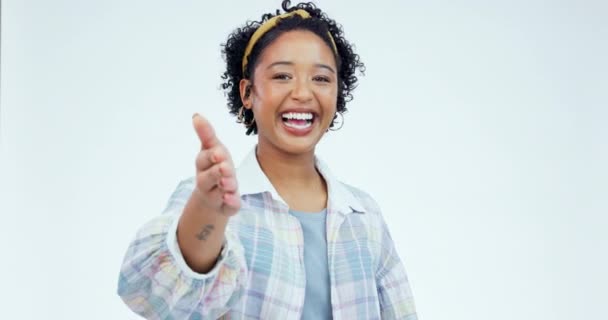 Женщина Лицо Рукопожатие Приветствия Встречи Введения Соглашения Студии Портрет Счастливой — стоковое видео