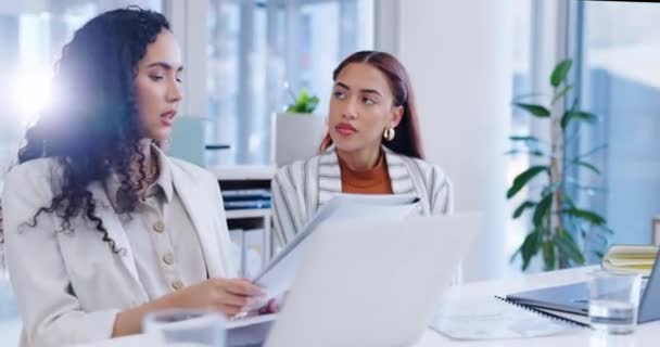 Advies Teamwork Vrouwen Functie Met Documenten Voor B2B Deal Voorstel — Stockvideo