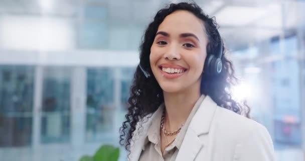 Callcenter Geschäftsfrau Und Gesicht Einem Büro Mit Beratung Und Lächeln — Stockvideo