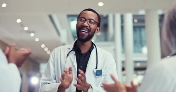 Aplausos Conquistas Metas Com Uma Equipe Médicos Hospital Para Sucesso — Vídeo de Stock