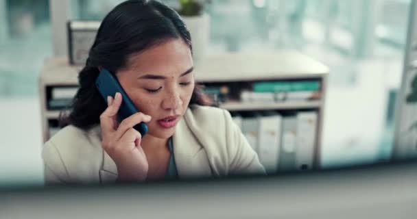 Telefonopkald Business Kvinde Kontoret Samtale Online Kommunikation Smartphone Tjek Tid – Stock-video