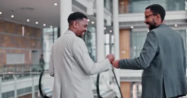 Fist Bump Business Men Back Happy Handshake Office Escalator Teamwork — Stock Video