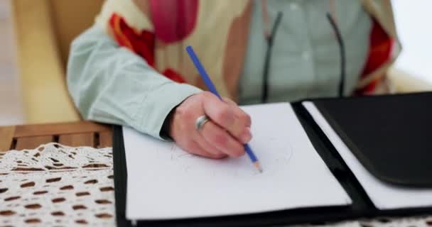 Hand Holding Writing Senior Woman Draw Clock Dementia Memory Loss — Stock Video
