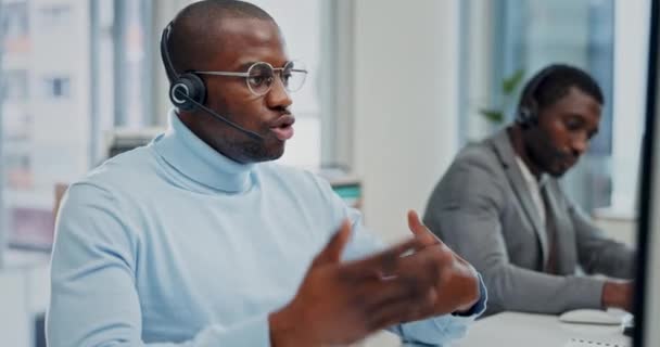 Çağrı Merkezi Bilgisayar Görüntülü Arama Siyahi Adam Ekommerce Telekom Teknik — Stok video